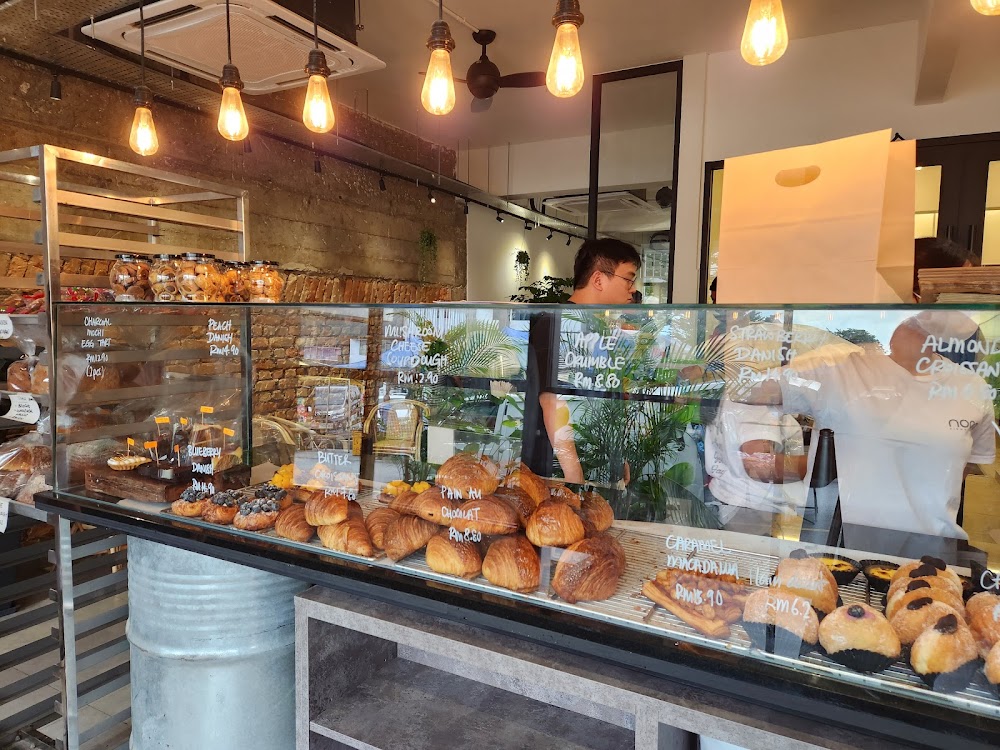 Noon Viennoiserie Cafe
