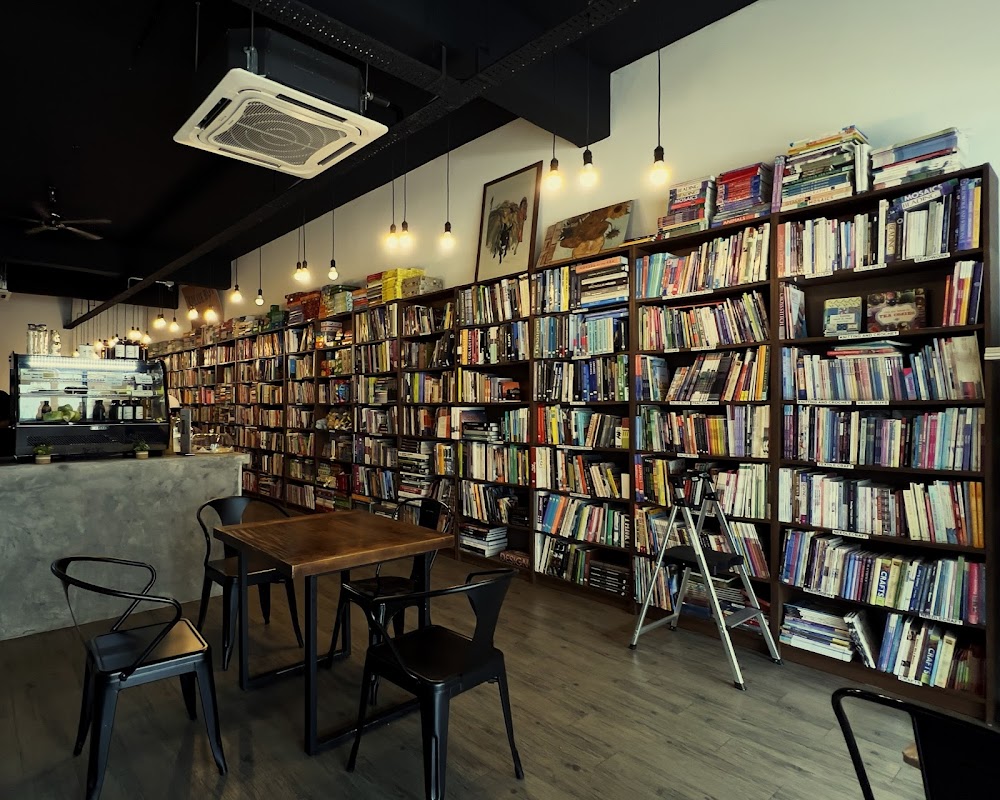 Pages Book Cafe