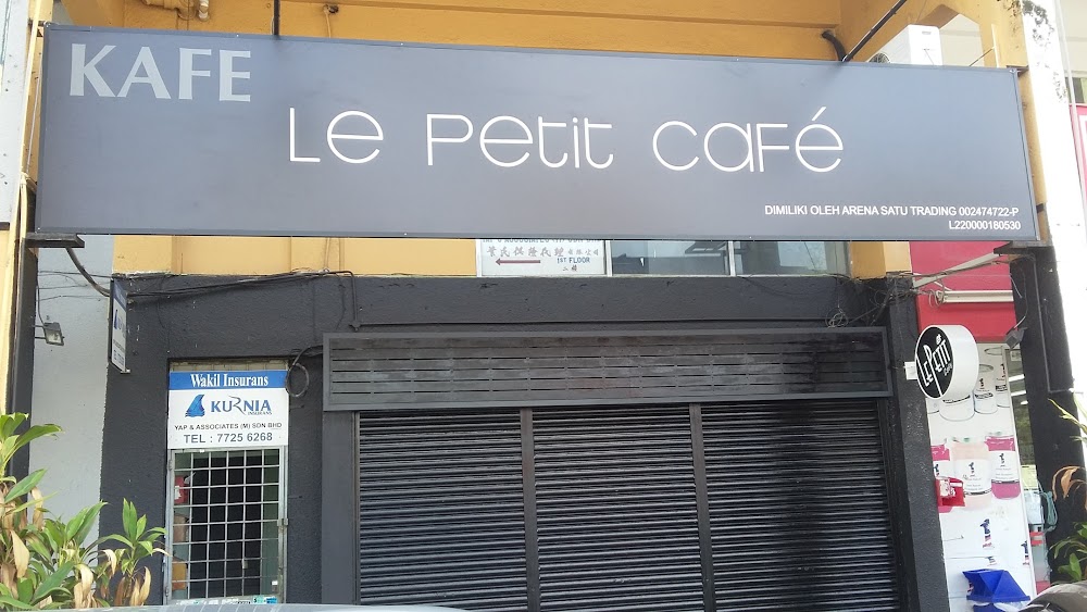 Le Petit Café