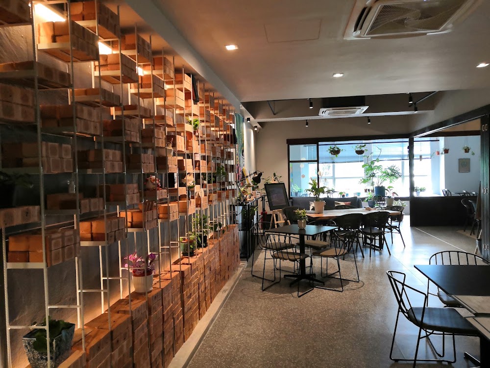 Bizbox - Cafe & Plant Gift Store - renamed WEP by Foreli located in Lumi